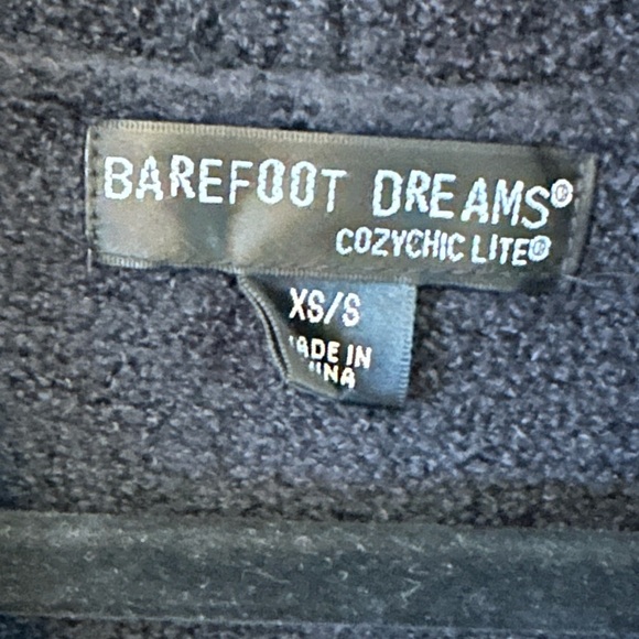 BAREFOOT DREAMS Cozy Chic lite black shrug. Size XS/Small - Picture 2 of 2